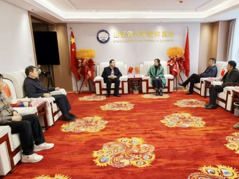 政商联动谋发展 赋能出海向未来——济南市天桥区商务局、区工商联领导一行莅临山东省汽车配件商会座谈交流指导工作