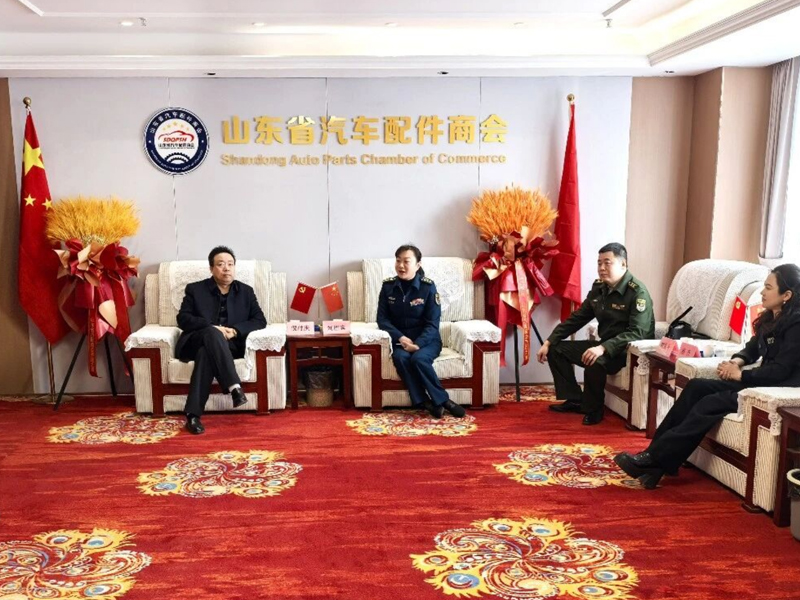 军地联动聚合力、健康护航促发展——解放军第960医院专家团莅临山东省汽车配件商会开展座谈交流暨关爱会员健康免费义诊活动